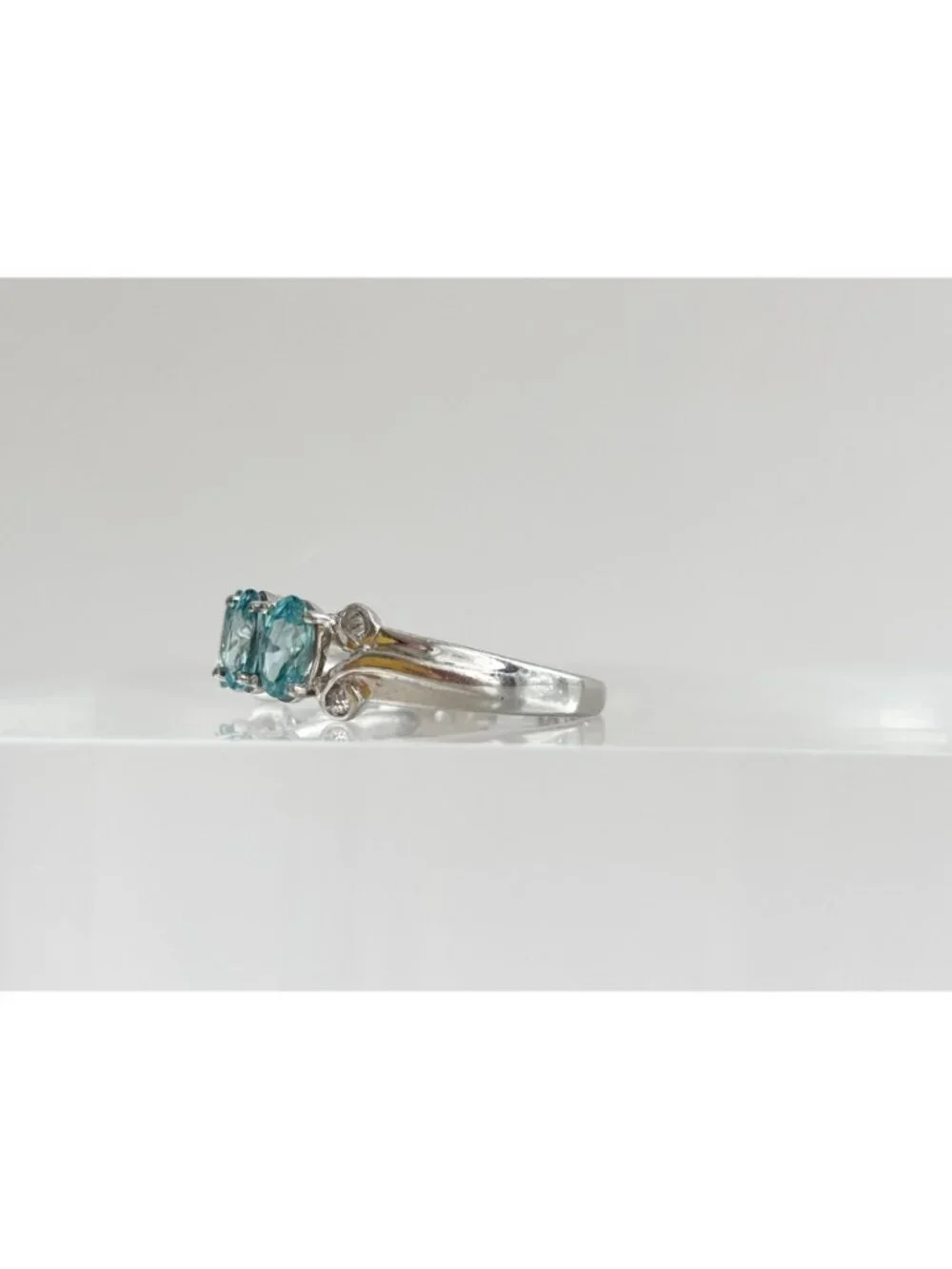 Aquamarine Oval Cut Row Set Triple Swirly Sterling Silver 925 Vintage Ring sz 8